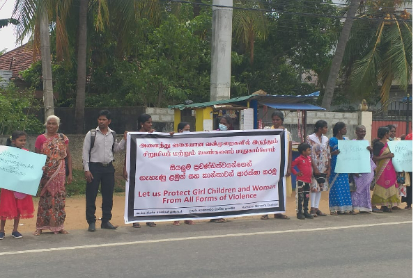 சிறுவர் மற்றும் பெண்களுக்கெதிரான வன்முறைகளுக்கு எதிராக கவனயீர்ப்பு போராட்டம் முன்னெடுப்பு (Photos) | Attention Mullaitivu Violence Children And Women