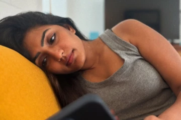 நடிகை ஈஷா ரெப்பா ட்ரெண்டி போட்டோஷூட்