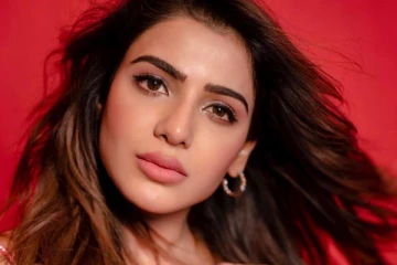 மீண்டும் முகத்தில் சர்ஜரி செய்துகொண்டாரா சமந்தா.. எப்படி மாறிவிட்டார் பாருங்க