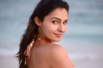 நீச்சல் உடையில் மாலத்தீவில் தூங்கிய நடிகை ஆண்ட்ரியா- வைரல் போட்டோ