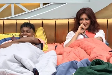 லீலைகள் செய்து பெண் போட்டியாளரை காதல் வலையில் சிக்க வைத்த அசல் கோளார்..