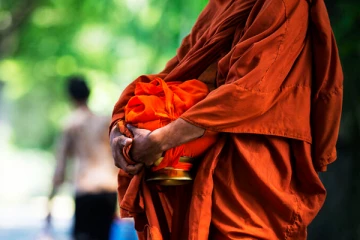 தேரர் ஒருவருக்கு ஏற்பட்ட சிக்கல்! பல மில்லியன் ரூபா நட்டஈடு கோரும் முன்னாள் அமைச்சர்