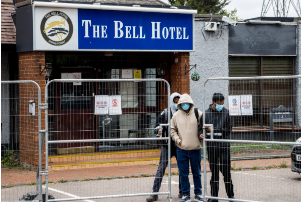 ஹொட்டல்களிலிருந்து மாயமாகும் புலம்பெயர்ந்தோர்... ஒப்பந்ததாரர் கூறும் அதிர்ச்சி தகவல் | People Are Disappear Daily From Uk Asylum Hotels ஹொட்டல்களிலிருந்து மாயமாகும் புலம்பெயர்ந்தோர்... ஒப்பந்ததாரர் கூறும் அதிர்ச்சி தகவல் | People Are Disappear Daily From Uk Asylum Hotels