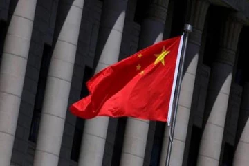 சீனாவில் மாணவர்களைக் கவர பெண்களைப் பயன்படுத்திய பல்கலைக்கழகம்