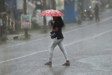 பல பகுதிகளில் இடியுடன் கூடிய மழை