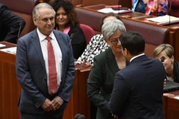 பகவத் கீதை மீது சத்தியப்பிரமாணம் செய்து பதவியேற்ற ஆஸ்திரேலிய எம்.பி - என்ன காரணம்?