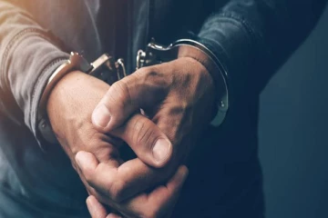 பறக்கும் விமானத்தில் இந்திய வம்சாவளி நபரால் சிறுவனுக்கு நேர்ந்த கொடுமை! நீதிமன்றம் அதிரடி தீர்ப்பு