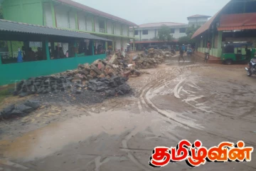 பளை பொது சந்தையில் வெள்ளம்: நெருக்கடிக்கு முகங்கொடுத்துள்ள மக்கள்