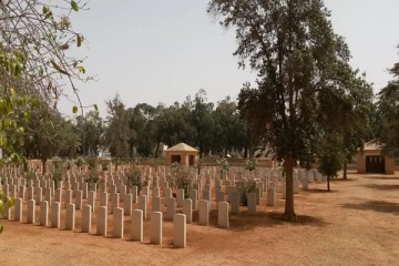 இராணுவ வெற்றிவாதம் தோண்டும் கோவிட் புதைகுழிகள்