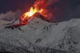 வெடித்து சிதறியது உலக புகழ்பெற்ற மவுண்ட் எட்னா எரிமலை!