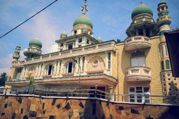 இலங்கை பொலிஸ் தலைமையகத்துக்கு வந்த குண்டு தாக்குதல் எச்சரிக்கை