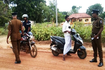 கிளிநொச்சியில் 10 பேர் கைது