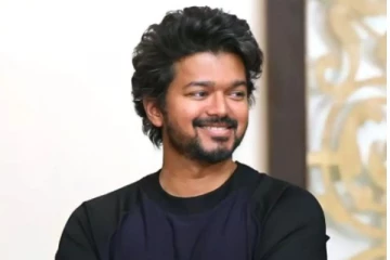 விஜய்யின் பெட்ரூமில் இவருடைய புகைப்படம் இருக்குமாம்.. நீங்களே பாருங்க