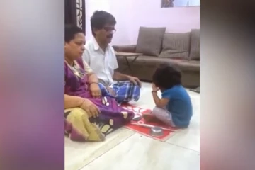 චූටි සංගීත ටීචර්ගේ අපූරු සංගීත පංතිය.. (VIDEO)