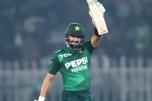 முத்தரப்பு டி20 தொடர்: இலங்கையை வீழ்த்தி பாகிஸ்தான் அபார வெற்றி | Pakistan Beats Sri Lanka In Tri Series முத்தரப்பு டி20 தொடர்: இலங்கையை வீழ்த்தி பாகிஸ்தான் அபார வெற்றி | Pakistan Beats Sri Lanka In Tri Series