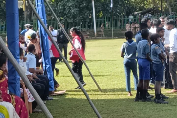 வவுனியாவில் சுதந்திர தினக் கொண்டாட்டத்தில் மயங்கி விழுந்த மாணவர்கள்