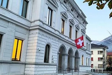 என்னை சீரழித்துவிட்டார்... சுவிஸ் நீதிமன்றத்தில் கண்ணீர் விட்டுக் கதறிய இளம்பெண்