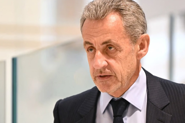 முன்னாள் பிரான்ஸ் ஜனாதிபதிக்கு ஐந்து ஆண்டு சிறைத்தண்டனை | Former French President Jailed For Five Years