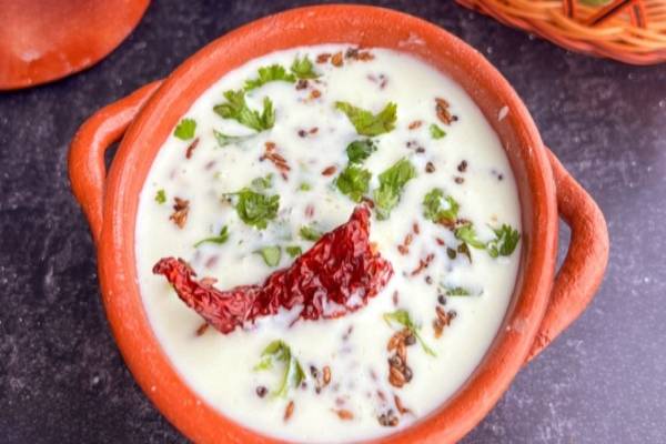 காய்கறியே தேவை இல்லை - வெறும் கறிவேப்பிலை வைத்து தம்புளி செய்ங்க | How To Make Karnataka Style Karuveppilai Thambuli