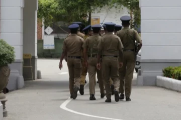 10 பேரால் தாக்கப்பட்ட பொலிஸ் கான்ஸ்டபிள்