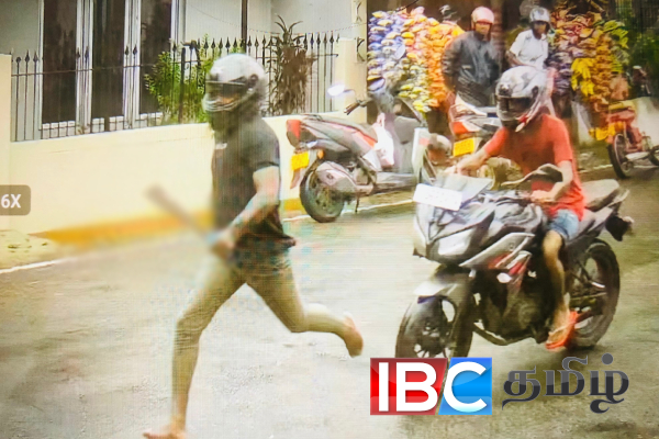 யாழில் சற்றுமுன்னர் கொடூரம் : வாள்வெட்டில் இளைஞன் பலி | Sword Attack In Jaffna யாழில் சற்றுமுன்னர் கொடூரம் : வாள்வெட்டில் இளைஞன் பலி | Sword Attack In Jaffna