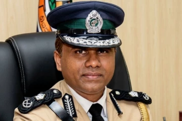 පාස්කු ප්‍රහාරයේ විමර්ශනවලට තමන්ව අත්අඩංගුවට එපා - ජ්‍යෙෂ්ඨ නියෝජ්‍ය පොලිස්පති වරුණ ජයසුන්දරගෙන් රිට් පෙත්සමක්