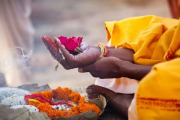 பித்ருக்களின் ஆசிகிடைக்கும் ஆடி அமாவாசை;  தர்ப்பணம் செய்ய சரியான நேரம் எது தெரியுமா!