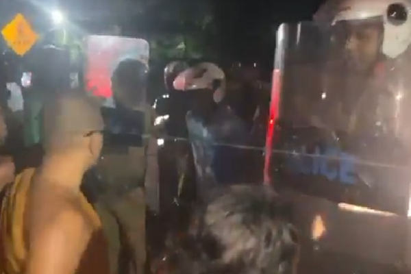 திருகோணமலை சம்பவம் - காசியப்ப தேரர் பொலிஸ் மா அதிபரிடம் முறைப்பாடு! | Trincomalee Kasiyappa Thero Files Complaint Igp