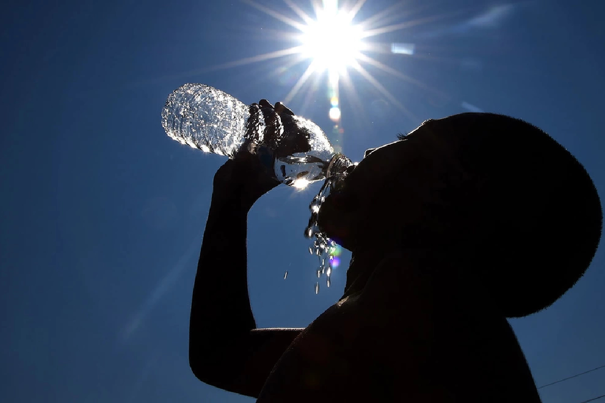 பொதுமக்களுக்கு விடுக்கப்பட்ட அவசர எச்சரிக்கை! | Urgent Warning Issued To The Public Heat Wave பொதுமக்களுக்கு விடுக்கப்பட்ட அவசர எச்சரிக்கை! | Urgent Warning Issued To The Public Heat Wave