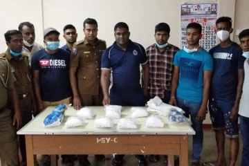 யாழில் சட்டவிரோத பொருட்களை விற்பனை செய்துவந்த மூவர் கைது