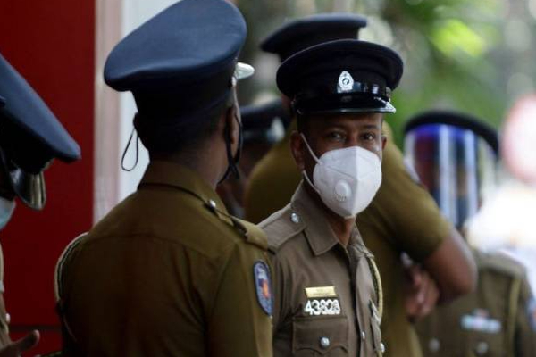 வவுனியாவில் குளத்திலிருந்து காயங்களுடன் சடலமாக மீட்கப்பட்ட இளைஞர்! ஐவர் கைது | Vavuniya Youth Was Rescued Injuries As A Dead Body