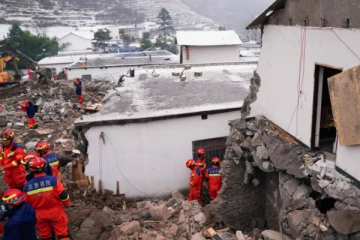 சீன நிலச்சரிவில் 30 பேர் மாயம்! தேடும் பணி தீவிரம்