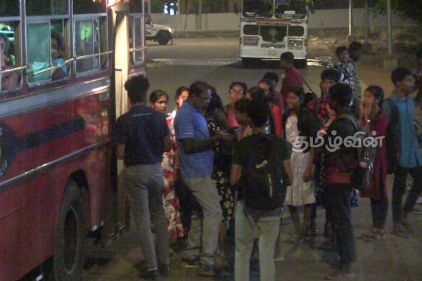 கிளிநொச்சி அரச பேருந்துகளின் மோசமான செயல்: பாதிக்கப்பட்டுள்ள மாணவர்கள் | The Bad Behavior Of Kilinochchi State Buses