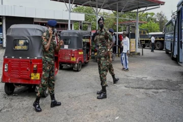 எரிபொருள் நிரப்பு நிலையத்தில் இளைஞருக்கு இராணுவ அதிகாரியால் நேர்ந்த கொடூரம்!
