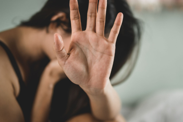 திருகோணமலை பாடசாலை மாணவி கூட்டு பாலியல் வன்கொடுமை ; மாணவன் உட்பட நால்வர் கைது | Schoolgirl In Trincomalee Subjected To Gang Rape திருகோணமலை பாடசாலை மாணவி கூட்டு பாலியல் வன்கொடுமை ; மாணவன் உட்பட நால்வர் கைது | Schoolgirl In Trincomalee Subjected To Gang Rape