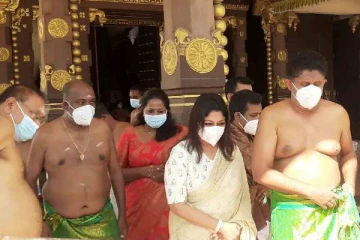 பிறந்த நாளில் மனைவியுடன் யாழ் நல்லூர் முருகனை தரிசனம் செய்த சஜித்பிரேமதாச