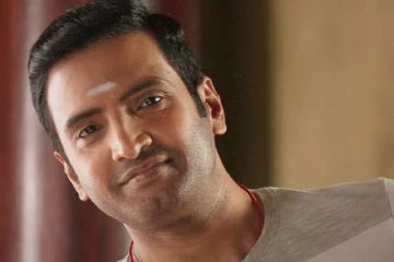 சந்தானம் நடிக்கும் சபாபதி படத்தின் ட்ரைலர், இதோ