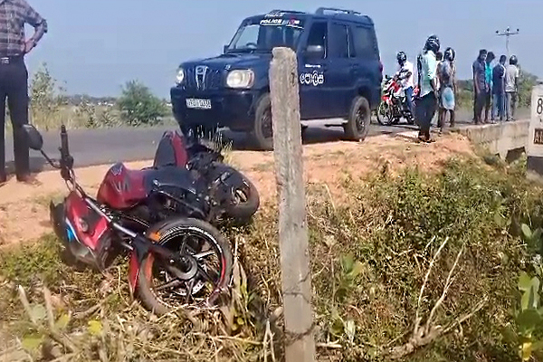 திருகோணமலையில் விபத்துக்குள்ளாகி உயிரிழந்த இளைஞன் | A Man Death By Accident At Trincomlee