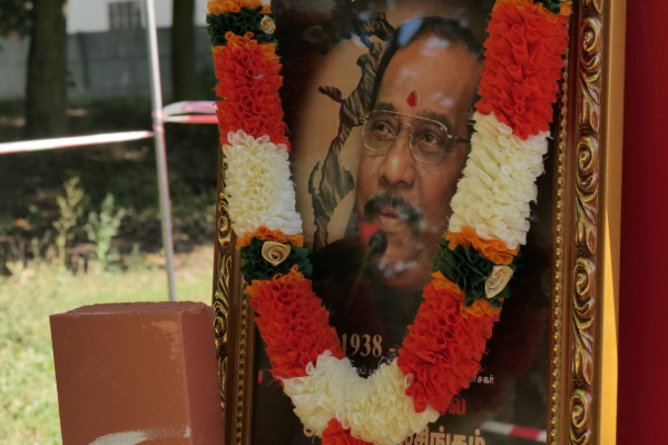 விடுதலைப்புலிகளின் அரசியல் ஆலோசகர் அன்ரன் பாலசிங்கத்திற்கு பிரான்ஸில் சிலை! | Ltte Anton Balasingham Statue In Paris