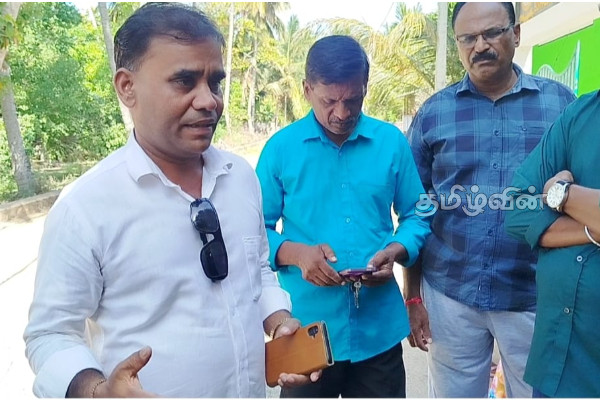 அதிபர் - ஆசிரியர் பிரச்சினை: மாணவர்கள் பாதிக்கப்படுவதாக கூறி மட்டக்களப்பில் ஆர்ப்பாட்டம் | Protest In Batticaloa Students Are Being Affected