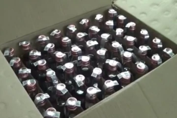 விருதுநகர் அருகே முறைகேடாக பதுக்கி வைத்திருந்த ரூ. 5 லட்சம் மதிப்பிலான மதுபாட்டில்கள் பறிமுதல்