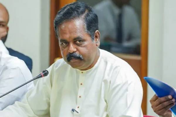 சிறீதரனை ஓரங்கட்ட சுமந்திரன் தந்திரோபாயம்..! வெளிச்சத்திற்கு வரும் கட்சியின் உண்மை நிலைப்பாடு | Sumanthiran S Strategy To Marginalize Sridharan