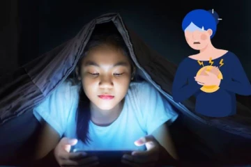 இரவு தூங்காமல் மொபைல் பயன்படுத்தினால் Heart attack வருமா?