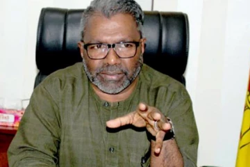 அனைத்து பதவிகளில் இருந்தும் சுரேன் ராகவன் அதிரடியாக  நீக்கம்