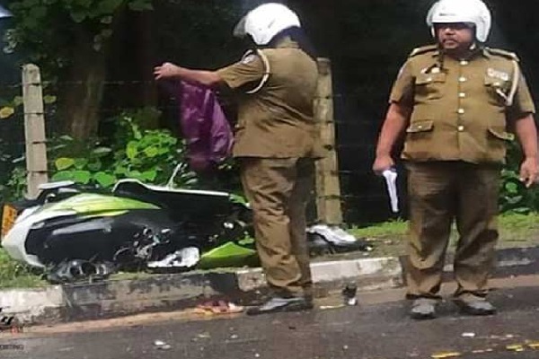மகளை பாடசாலையிலிருந்து அழைத்துவரச் சென்ற தம்பதிக்கு நேர்ந்த துயரம் | Couple Killed In Lorry Motorcycle Collision