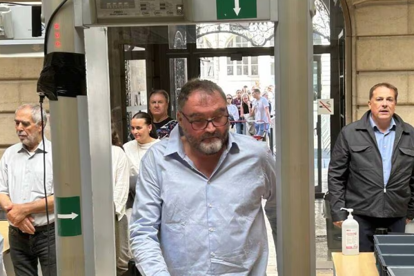 30 நோயாளிகளுக்கு விஷம் கொடுத்த மருத்துவர்: ஒரு திடுக் செய்தி | French Doctor Poisoned Patients Jailed For Life