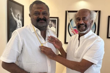 5 சவரன் தங்க செயினை கிப்ட் ஆக கொடுத்த ரஜினி.. யாருக்கு என பாருங்க