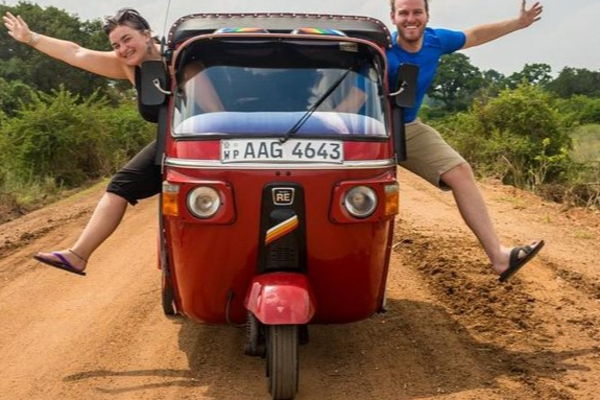 வெளிநாட்டவர்களுக்கு முச்சக்கர வண்டி சாரதி அனுமதிப்பத்திரம்; நியூசிலாந்துப் பெண் குறித்தும் விசாரணை | New Zealand Woman Facing Harassment In Sri Lanka வெளிநாட்டவர்களுக்கு முச்சக்கர வண்டி சாரதி அனுமதிப்பத்திரம்; நியூசிலாந்துப் பெண் குறித்தும் விசாரணை | New Zealand Woman Facing Harassment In Sri Lanka