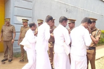 வவுனியா சிறைச்சாலையில் இருந்து ஐவர் விடுதலை