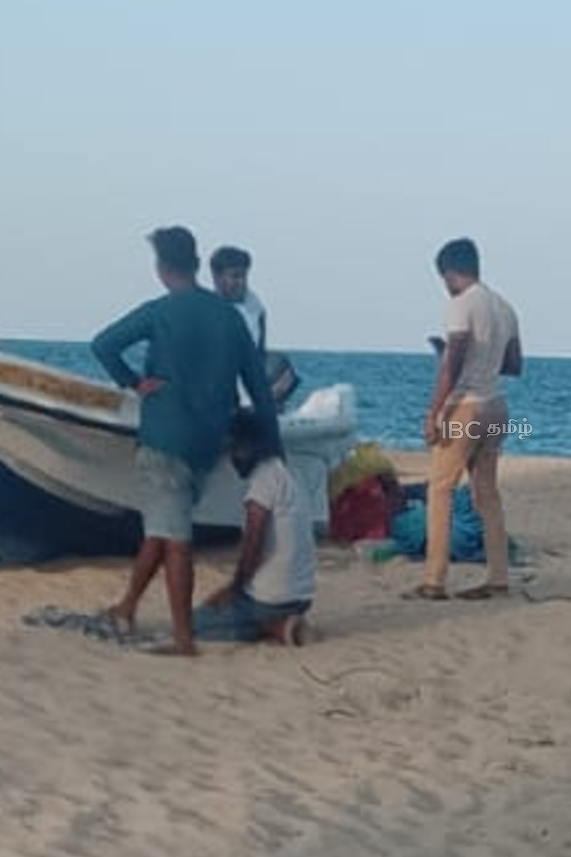 மட்டக்களப்பில் கடற்படையினரால் சித்திரவதைக்குள்ளாக்கப்பட்ட கடற்றொழிலாளர்...! | Navy Torture Batticaloa Fisherman Human Rights